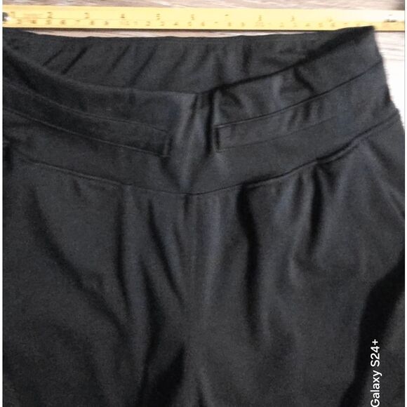 Lululemons Women's Black Jogger Pants - Picture 6 of 11